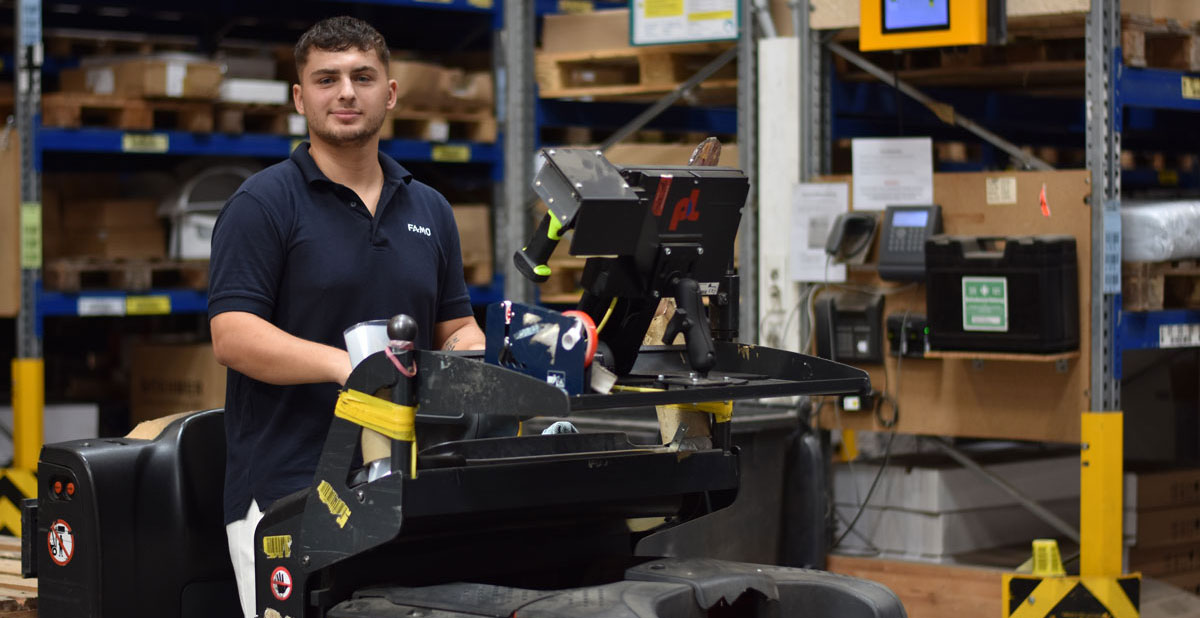 aufgaben_in_der_logistik_1200x618.jpg?ts=1763546335